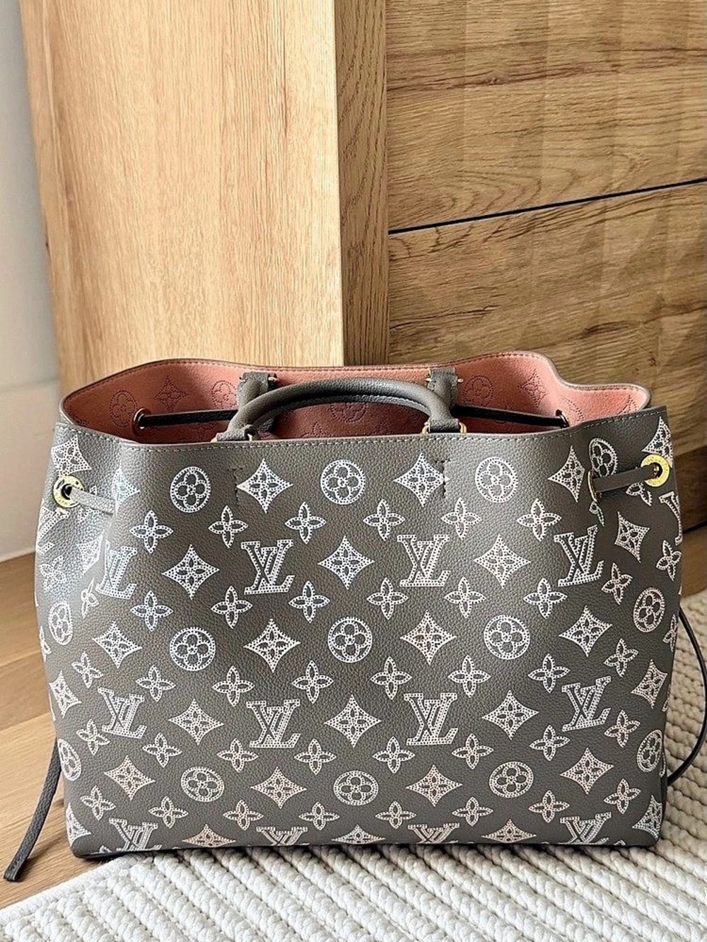 Louis Vuitton OnTheGo MM Tote Brown & Pink